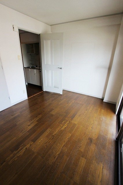 居室・リビング　同物件別号室