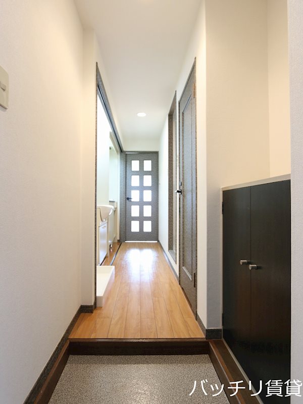 玄関　同型イメージの為、現状を優先致します。