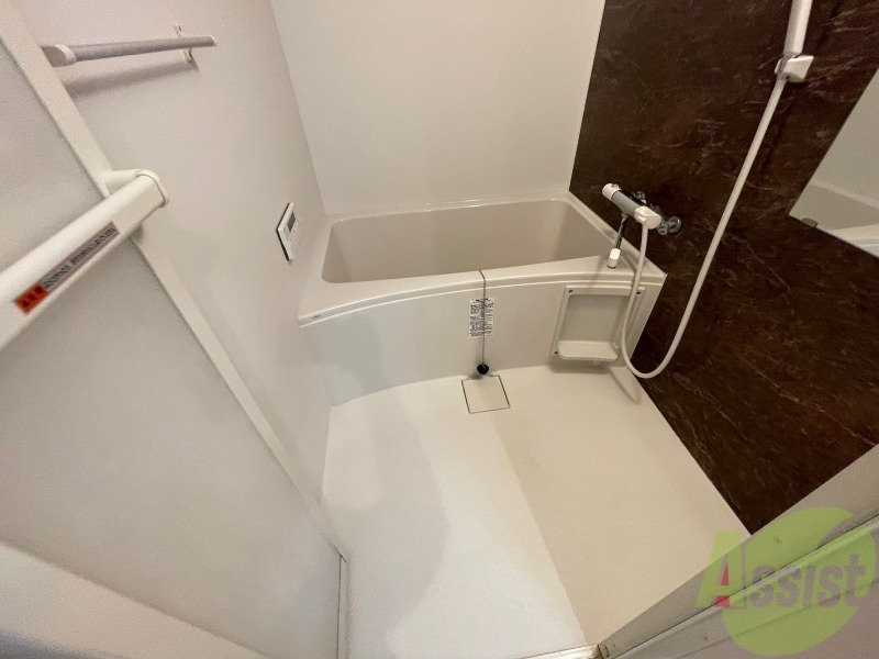 バス・シャワールーム　お風呂になります。一日の疲れを癒してくださいね。