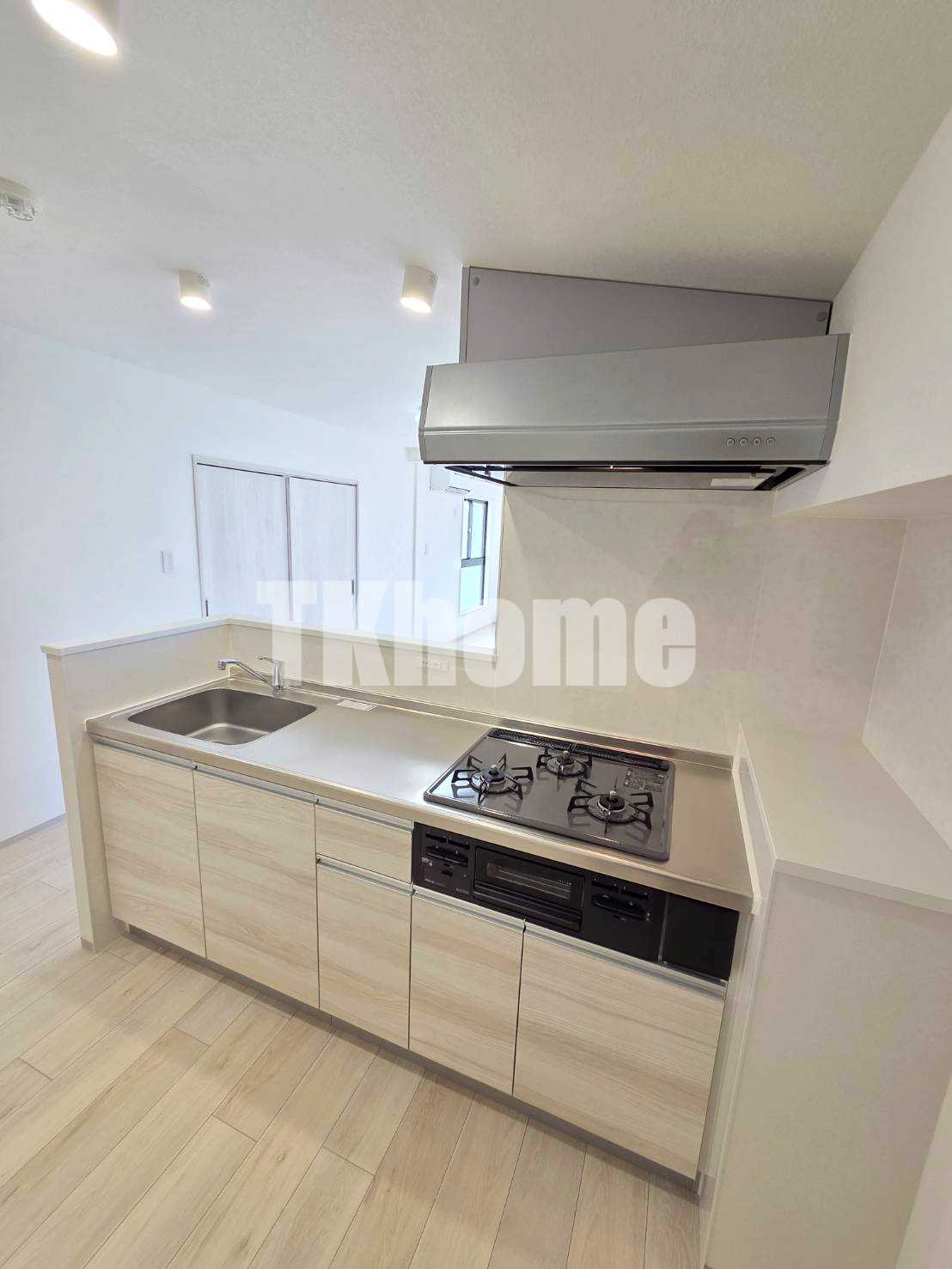 キッチン　3ツ口コンロ(同マンション・別室参考写真)