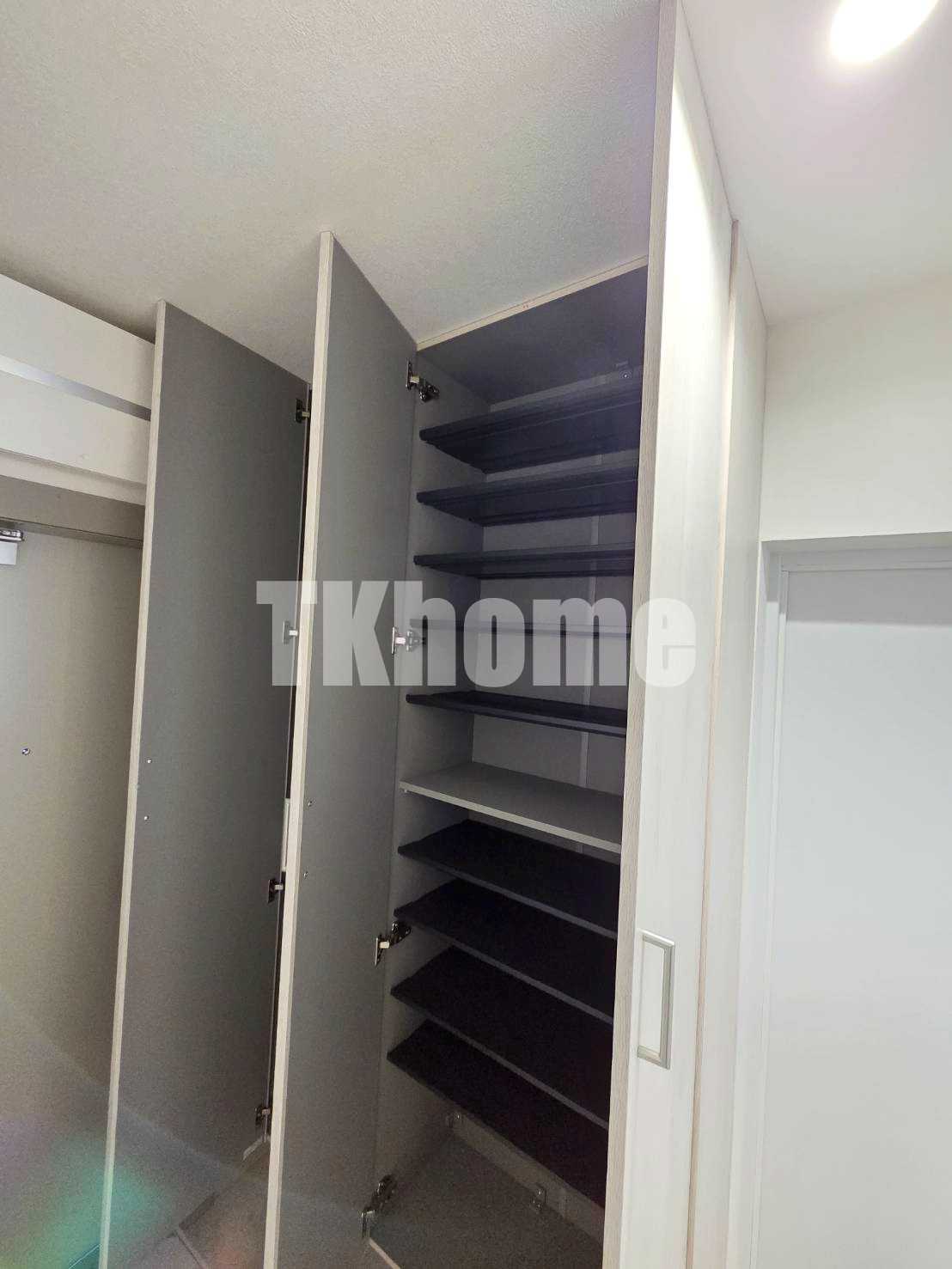 玄関　大型シューズボックス(同マンション・別室参考写真)