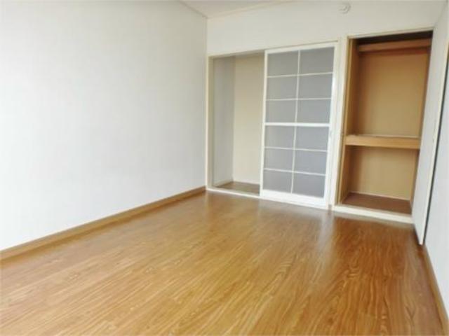 居室・リビング　明るいお部屋です
