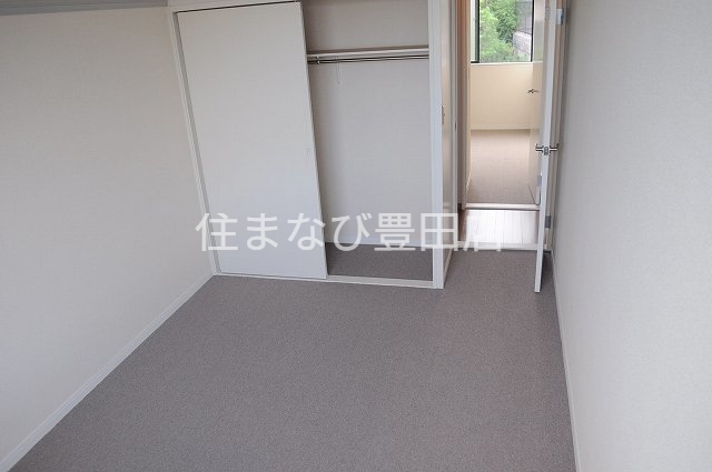 収納　同型写真