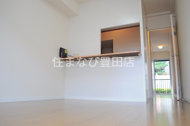 居室・リビング　同型写真