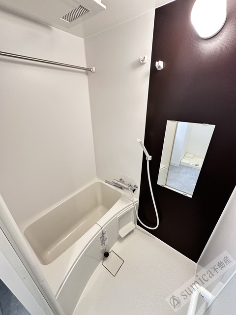 バス・シャワールーム　浴室暖房乾燥機付きバスルームです♪