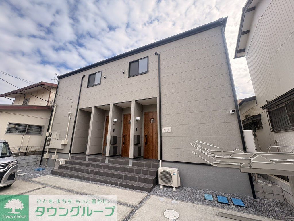 建物外観　駐車場