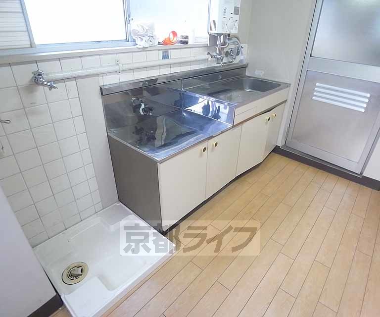 キッチン　明るいキッチンです。