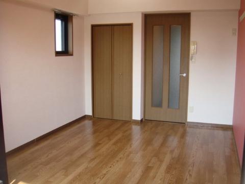 居室・リビング　室内