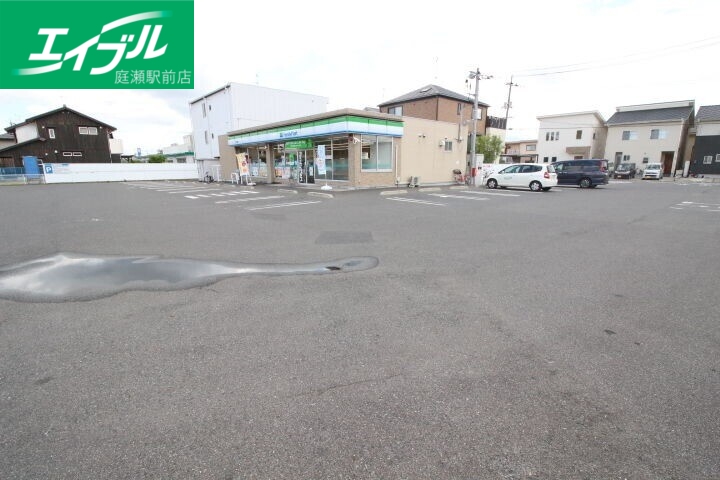 コンビニ　ファミリーマート岡山御南店（コンビニ）まで228m