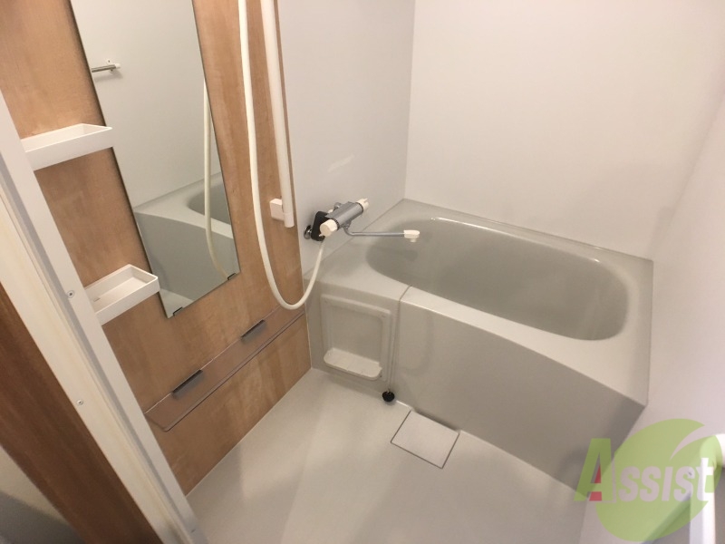 バス・シャワールーム　お風呂になります。一日の疲れを癒してくださいね。