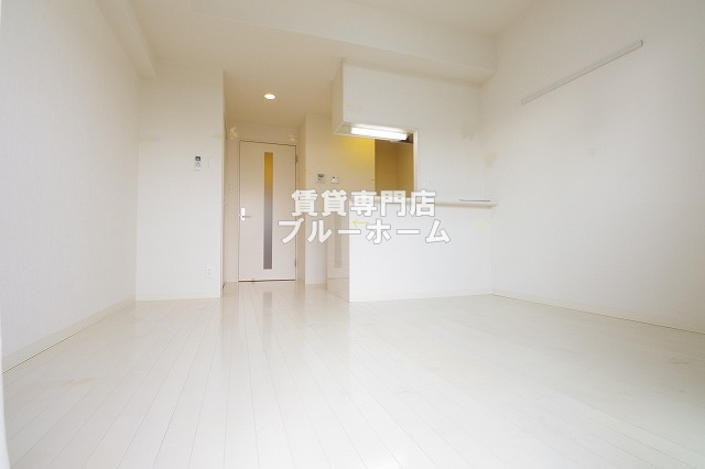 居室・リビング　9.7帖の洋室！