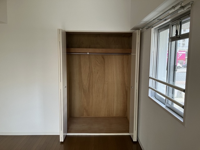 収納　洋室の物入