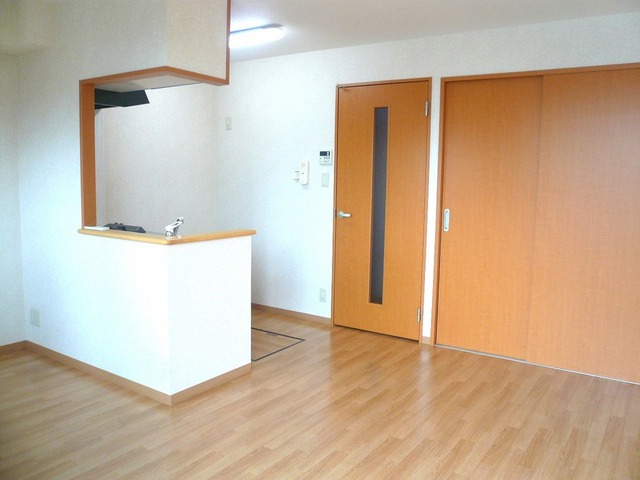 居室・リビング　【他号室参照写真】