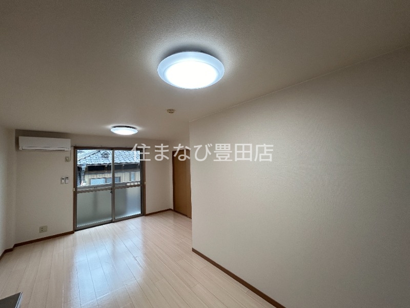 居室・リビング　同型別部屋写真