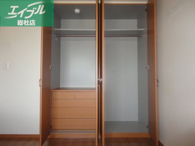 収納　クローゼット