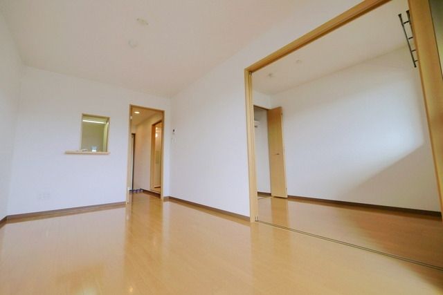 居室・リビング　開放的なリビングです♪