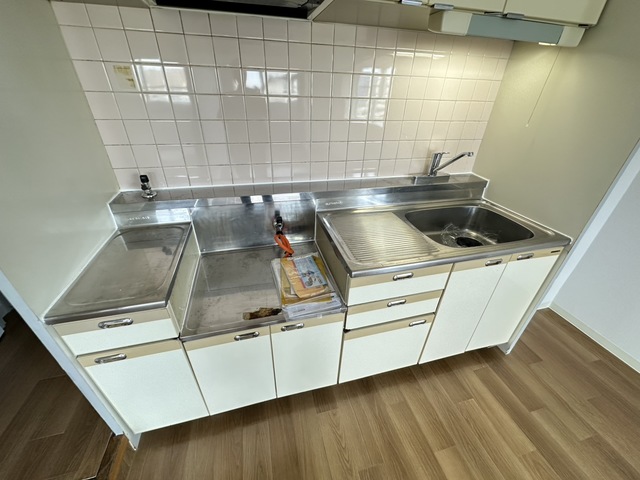 キッチン　別部屋参考写真です