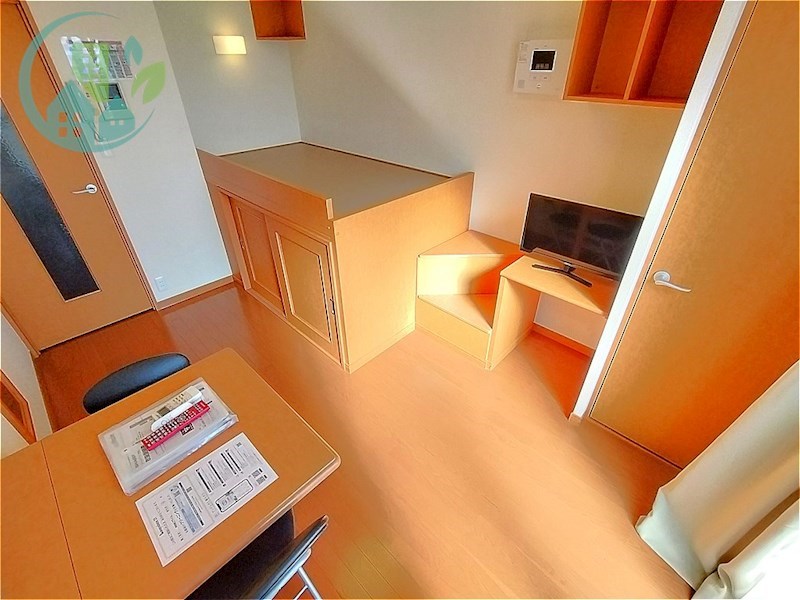 居室・リビング　レオパレスアクアブルー青谷（家具・家電付、仲介手数料不要）