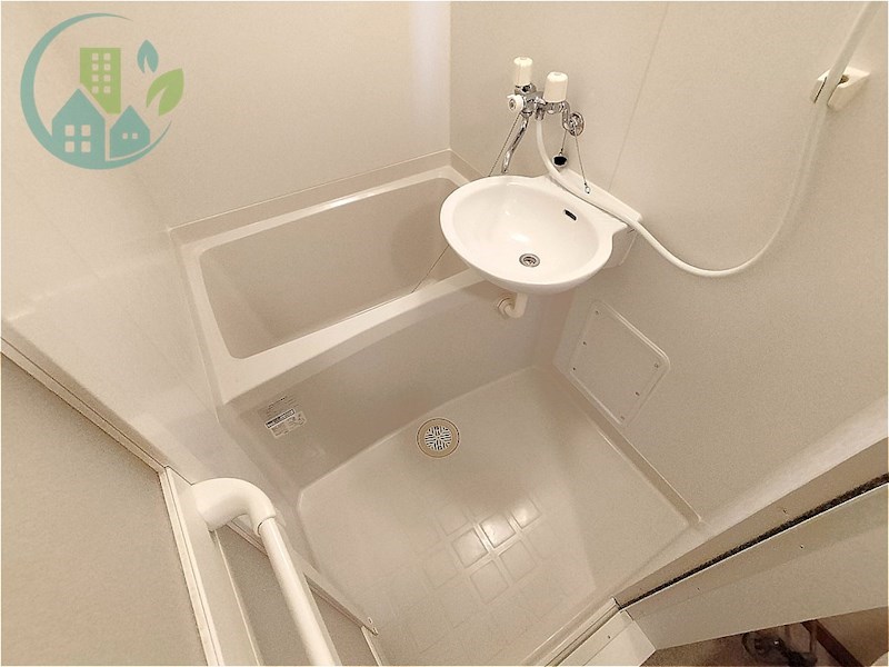 バス・シャワールーム　レオパレスアクアブルー青谷（家具・家電付、仲介手数料不要）