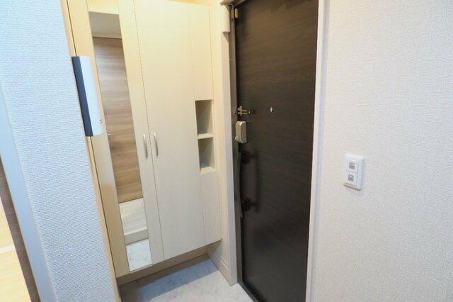 収納　WINGS　玄関