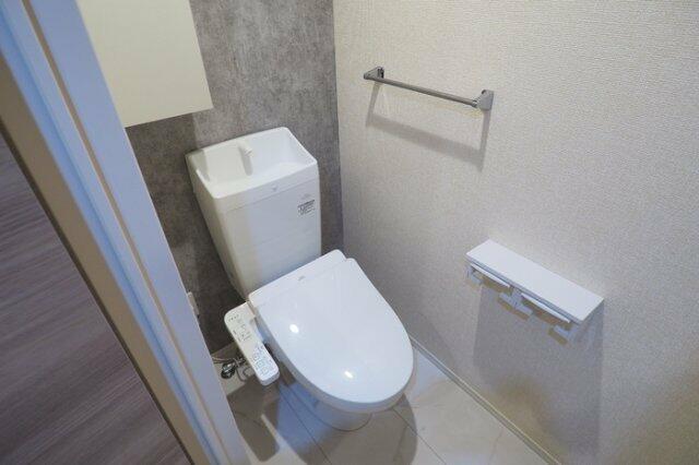 トイレ　WINGS　トイレ