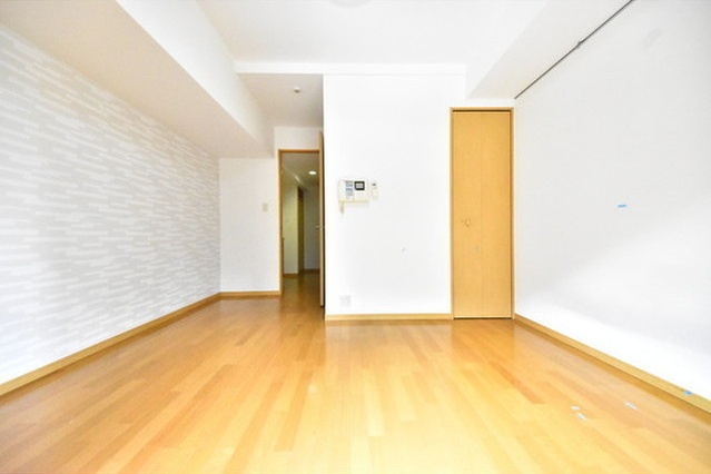 居室・リビング　☆明るい洋室☆