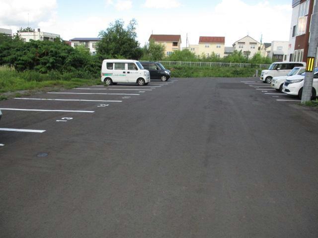 駐車場　駐車場