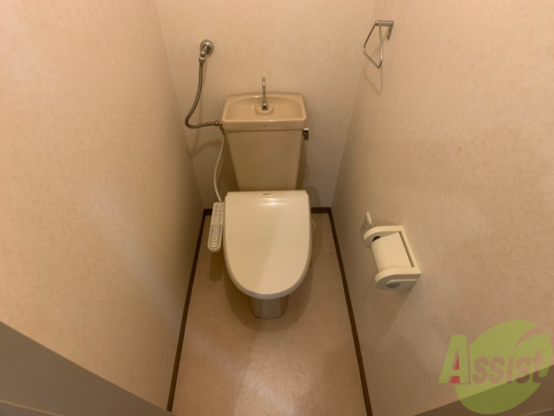 トイレ　こちらはトイレです。清潔感があり、安心して使用できます。