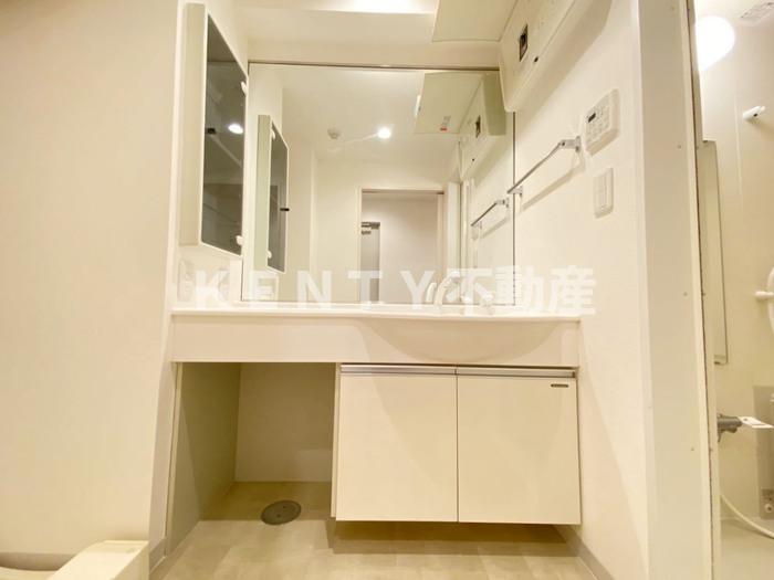 洗面設備　脱衣スペースもあります