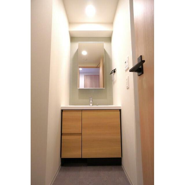 洗面設備　※写真は同タイプ住戸です。