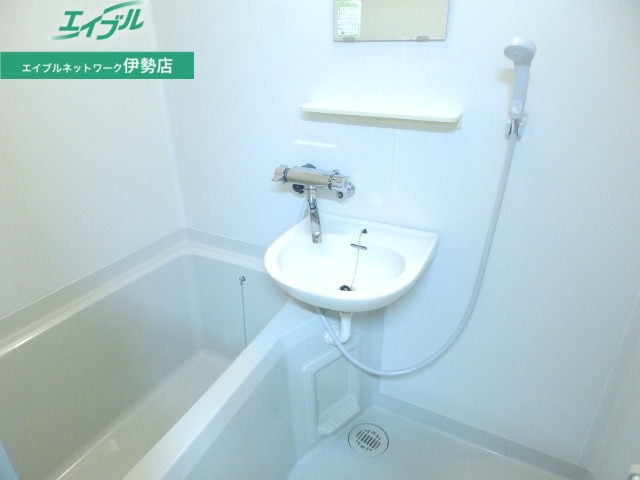 洗面設備　別部屋参考写真です