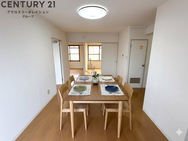 居室・リビング　画像中の家具はAIにより配置加工しているため、付属しません