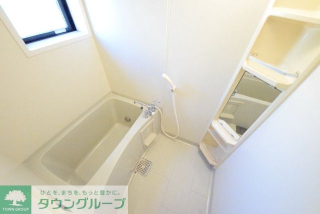 バス・シャワールーム　窓付で換気良好