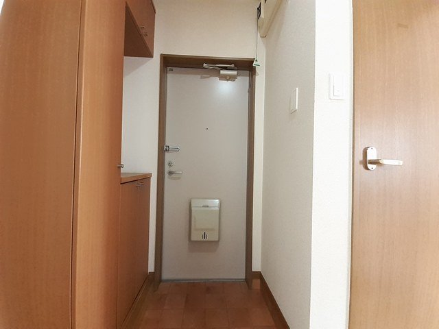 玄関　落ち着いた玄関です