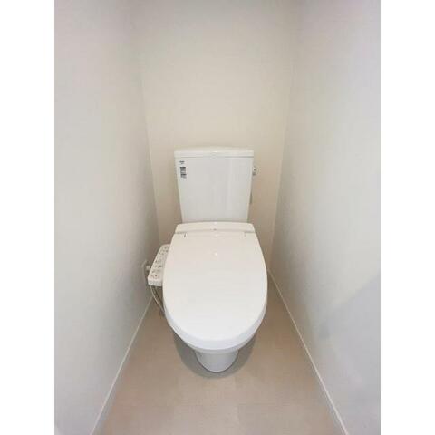 トイレ　落ち着いた色調のトイレです♪