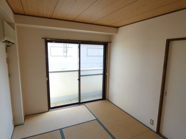 居室・リビング　別室参考写真になります。