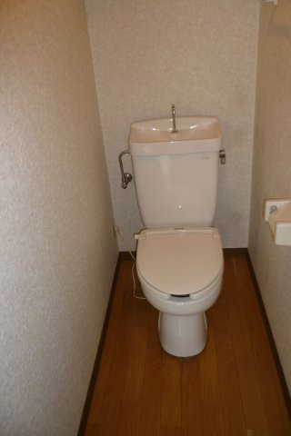 トイレ　別室参考写真になります。