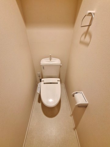 トイレ　清潔感のあるトイレです
