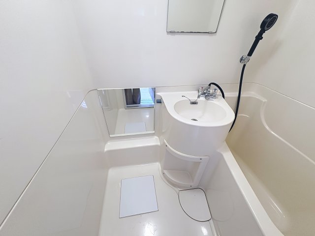 バス・シャワールーム　掲載写真はモデルルームを掲載しております。実際のお部屋と仕様