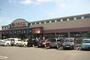 スーパー　(株)カネスエ　岐大前店（スーパー）まで451m