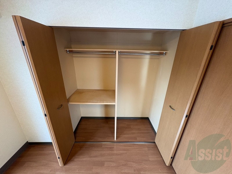 収納　寝室にあったクローゼット。荷物がたくさんあっても大丈夫。
