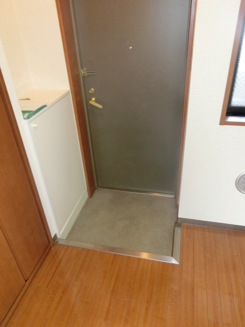 玄関　下駄箱も完備の玄関です。