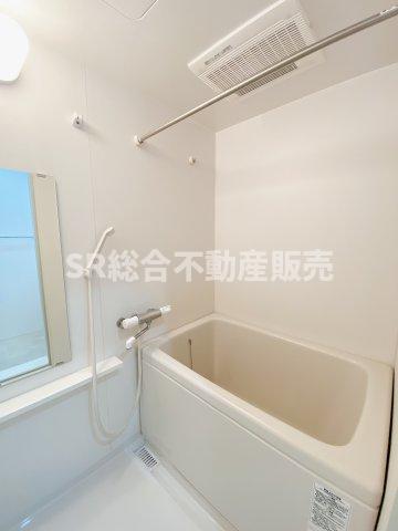 バス・シャワールーム　浴室とっても綺麗で気持ち良いです♪