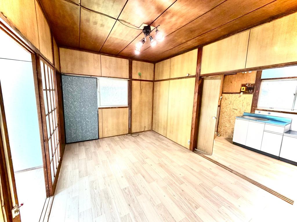 居室・リビング　和室を洋室化し住みやすい空間にしました＾＾