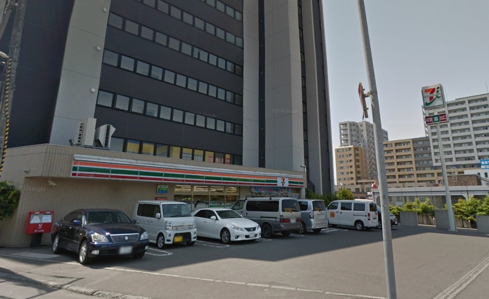 コンビニ　セブンイレブン札幌福住1条店（コンビニ）まで730m