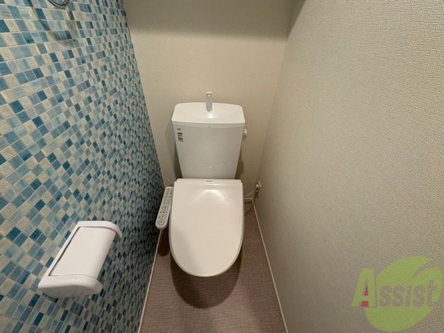 トイレ　こちらはトイレになります。ウォシュレット機能付です。