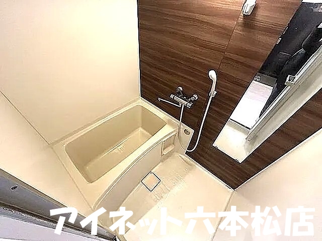 バス・シャワールーム　1日の疲れを癒やされてください
