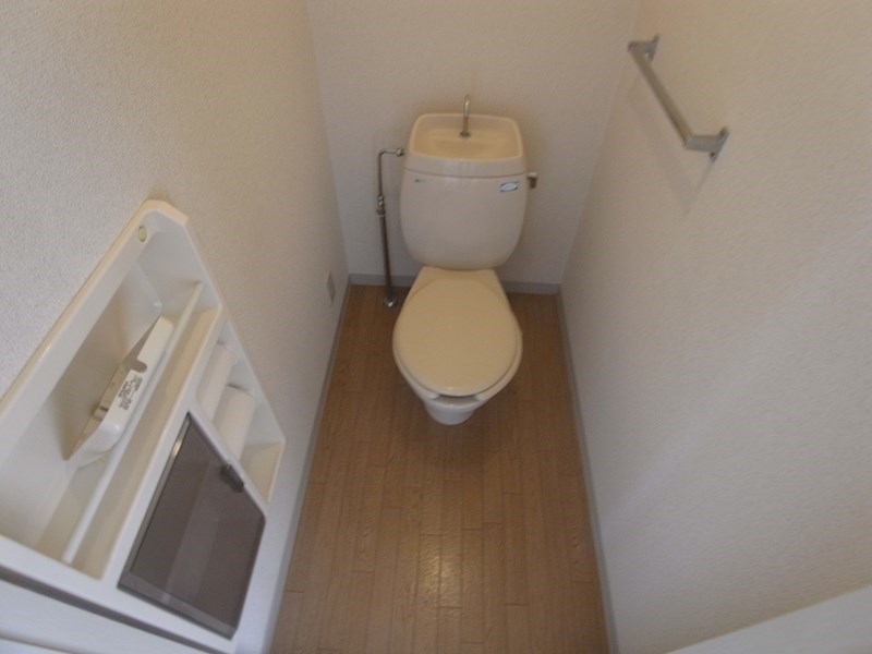 トイレ　同物件・別部屋写真