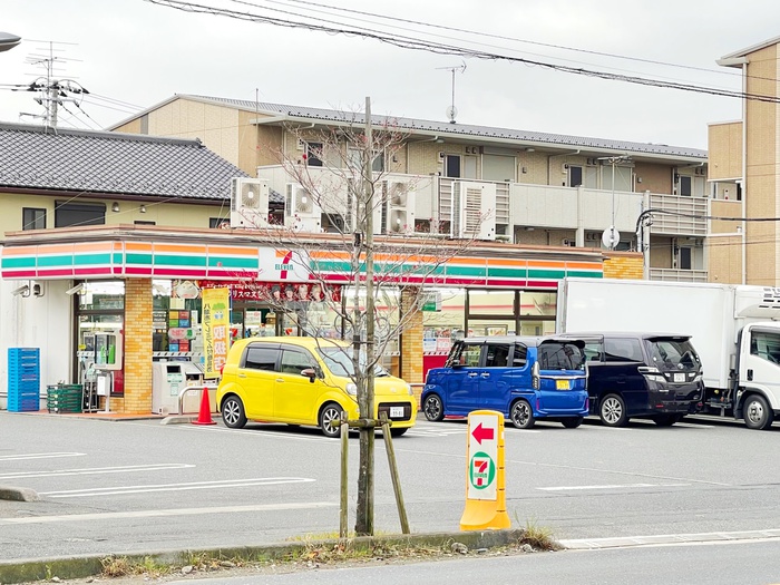 コンビニ　セブンイレブン（コンビニ）まで500m