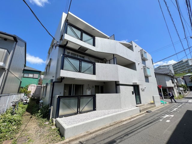 建物外観　最寄り駅徒歩５分
